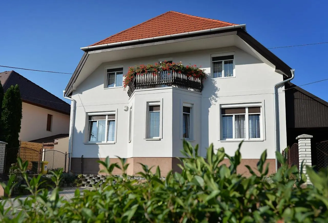 Hajduhegy Vendeghaz Apartment Eger