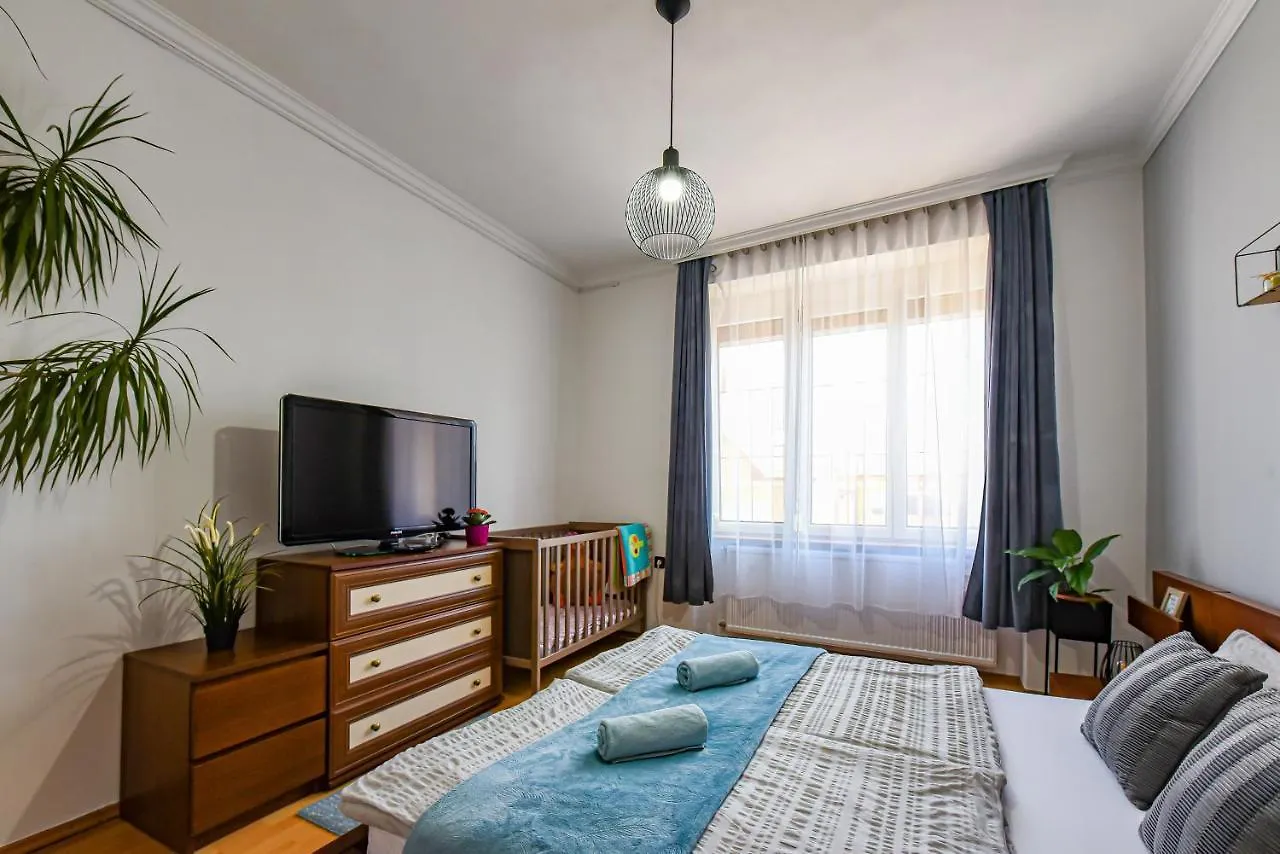 Hajduhegy Vendeghaz Apartment Eger