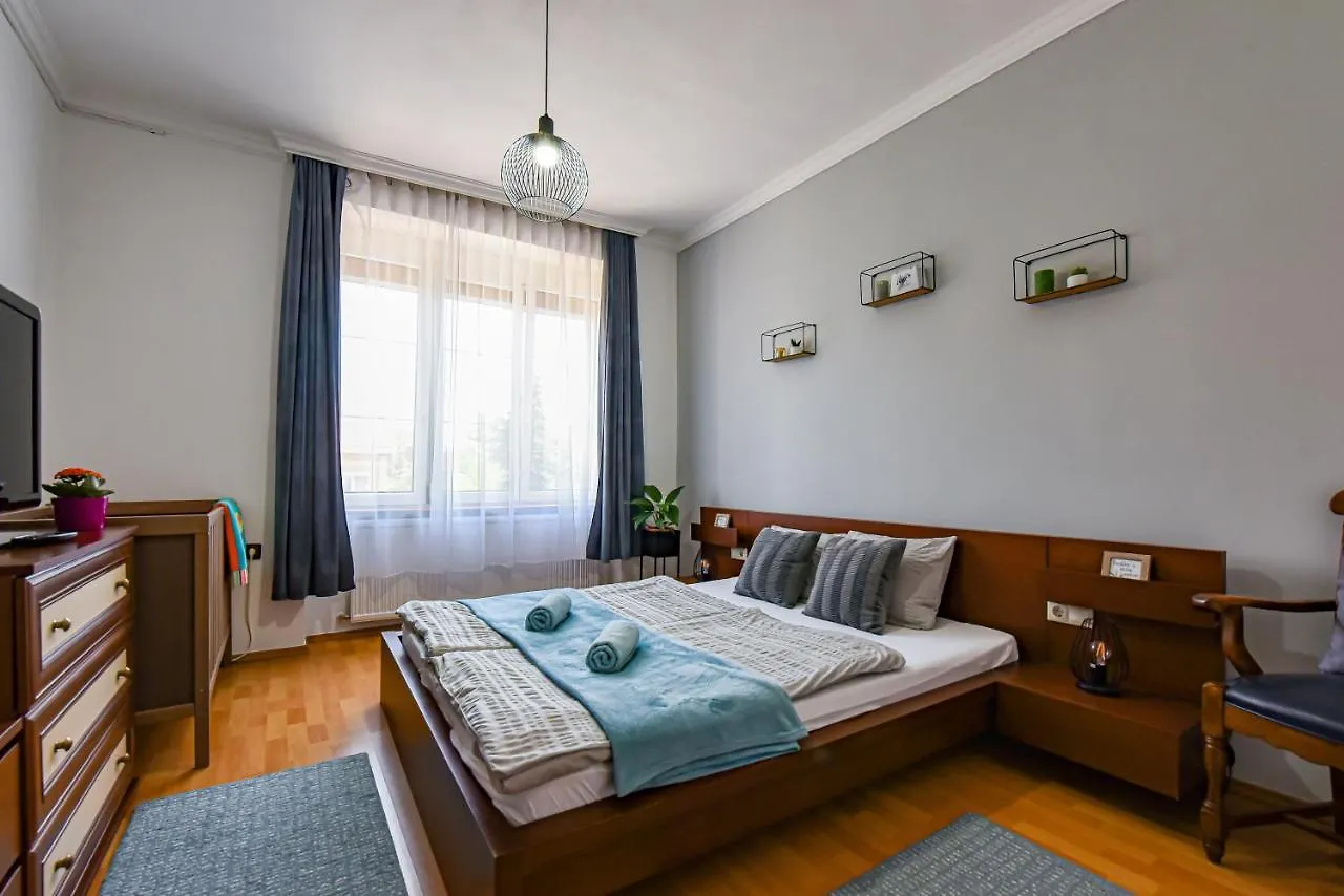 Hajduhegy Vendeghaz Apartment Eger