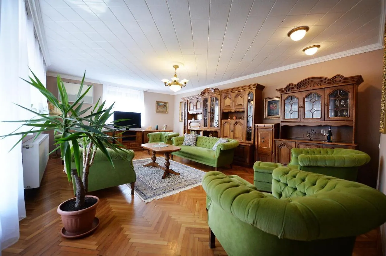 Hajduhegy Vendeghaz Apartment Eger